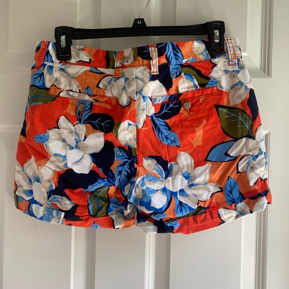 Khaki by Gap Floral Shorts size 0 - Picture 2 of 4